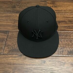 New Men’s 7 1/8 New York Yankee’s Fitted New ERA 59Fifty Hat Black